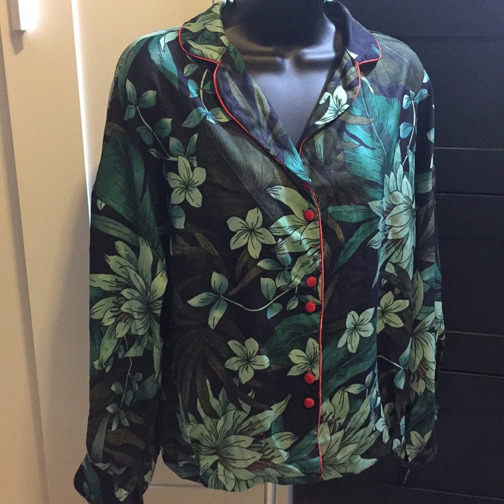 Vintage style wide sleeves blouse